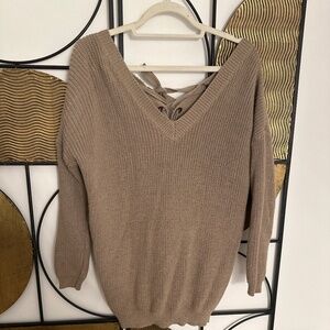 Laced back sweater v neck